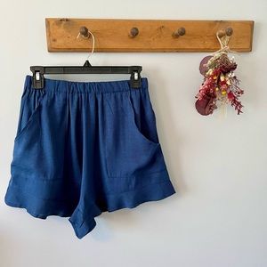 Basico Ruffled Navy Shorts